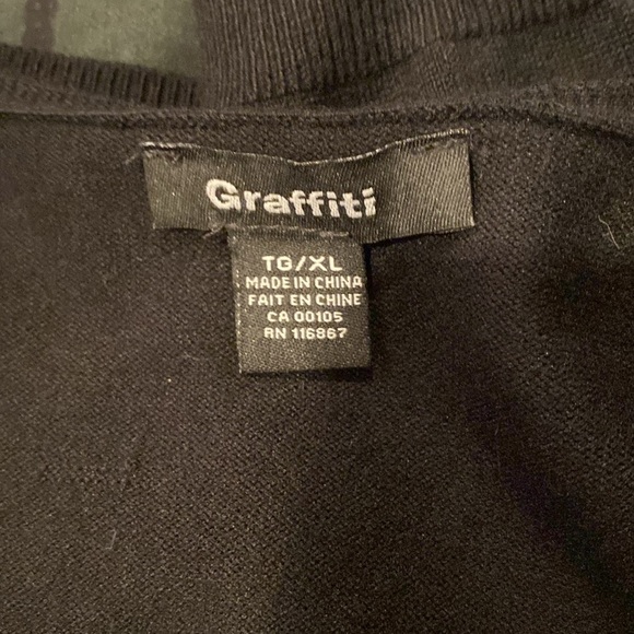 XL Graffiti Black sweater with dramatic sheer drape - NWT - Picture 4 of 5